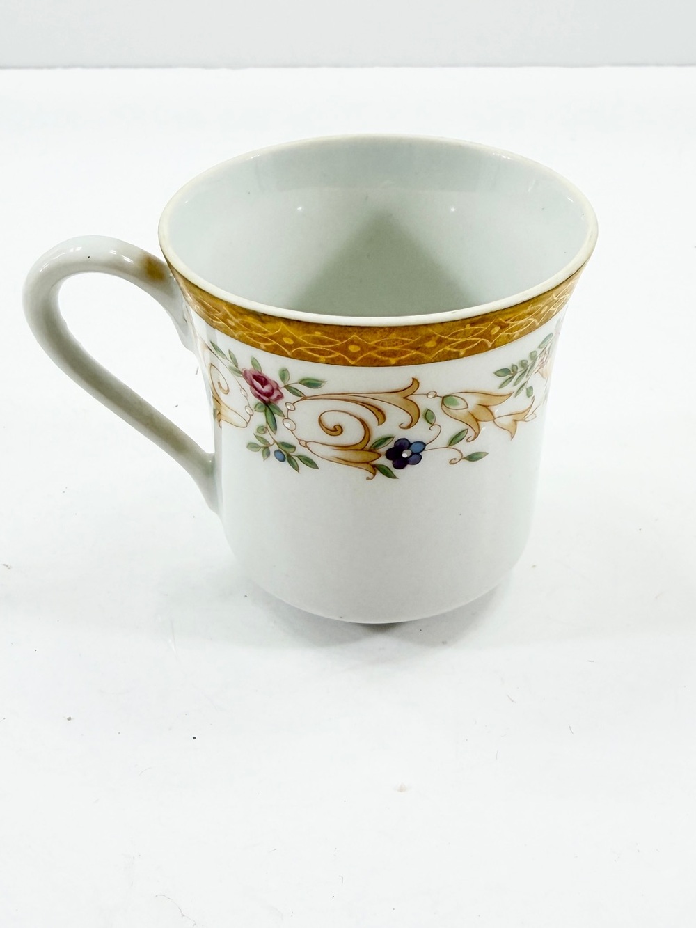 Leart Demitasse Cup Flowers & Gold Lattice Band Rim Vine Motif, Made In Brazil
